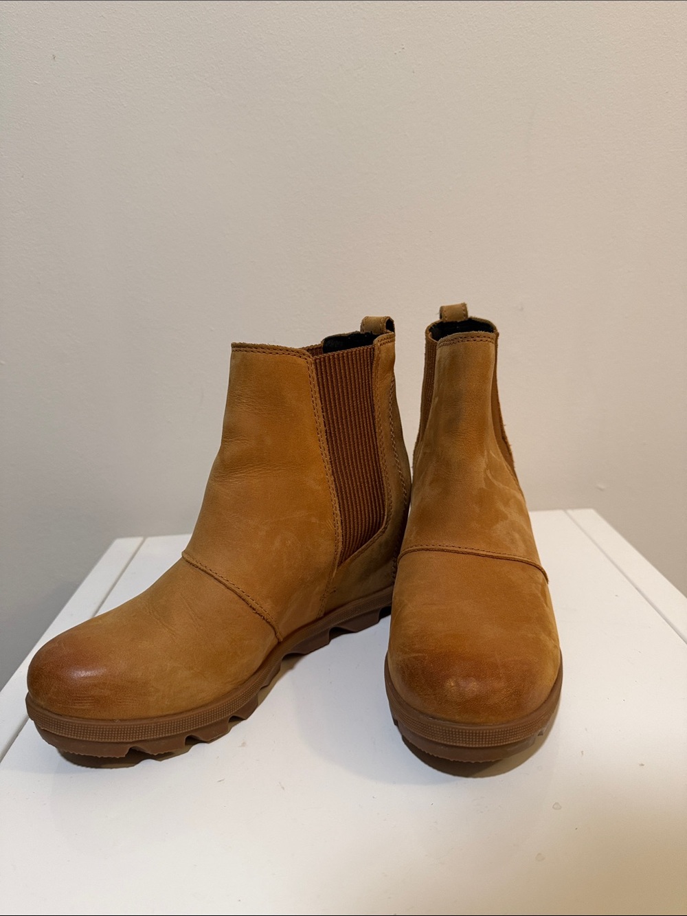 SOREL Women's Joan of Arctic Wedge II Camel Tan Chelsea Leather Boots size 6